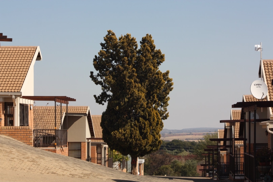2 Bedroom Property for Sale in Langenhovenpark Free State